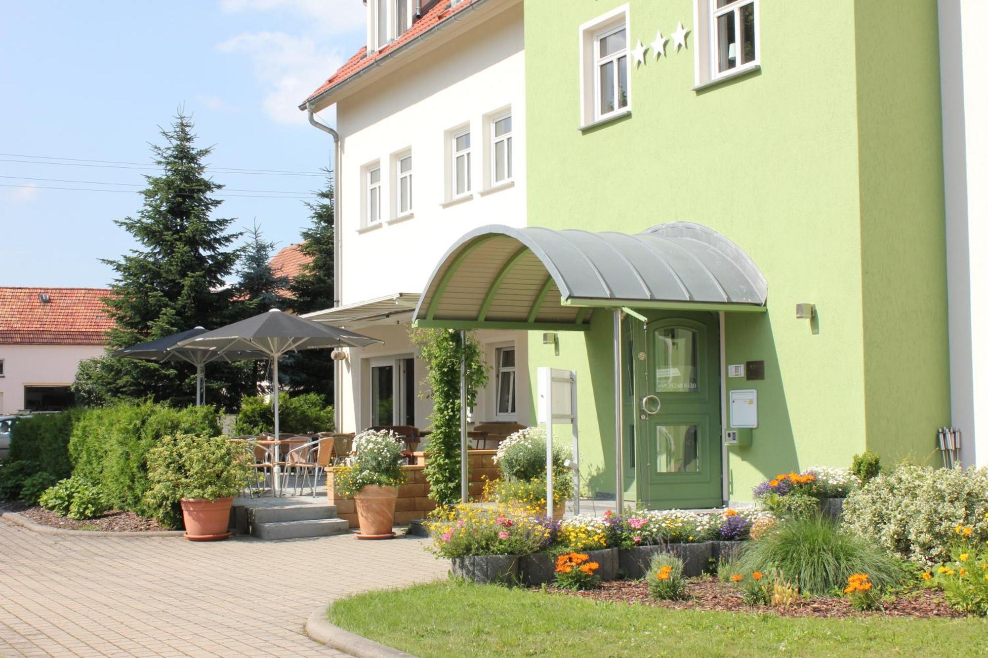 Hotel Lindenhof à Thiendorf Extérieur photo