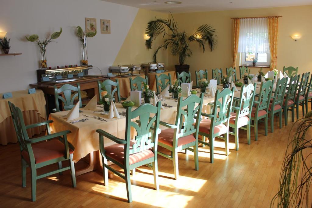 Hotel Lindenhof à Thiendorf Extérieur photo